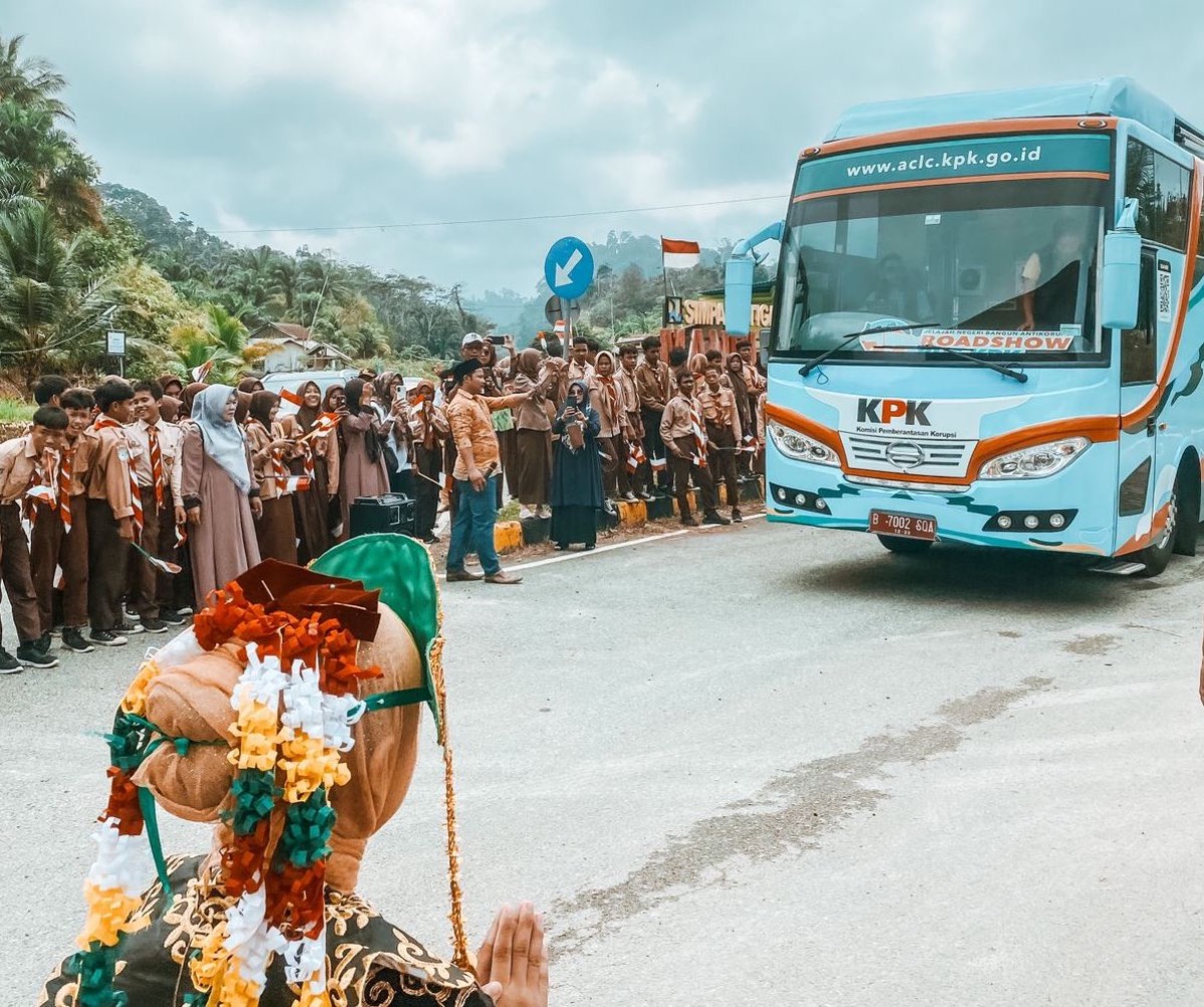 Bus Kpk Dan Kenang Kenangan Penyuluh Antikorupsi Bengkulu